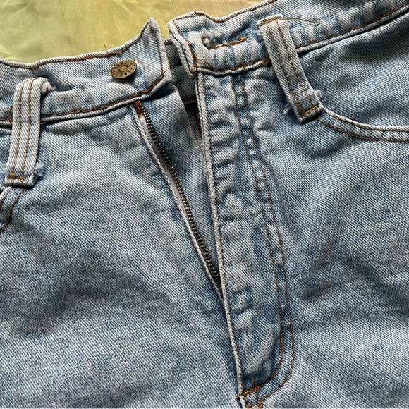 Vintage 90s Rampage High-Waisted Denim Shorts - Picture 3 of 4